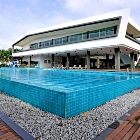 Johor Desaru Beach Bungalow Villas Kangkar Chemaran Экстерьер фото